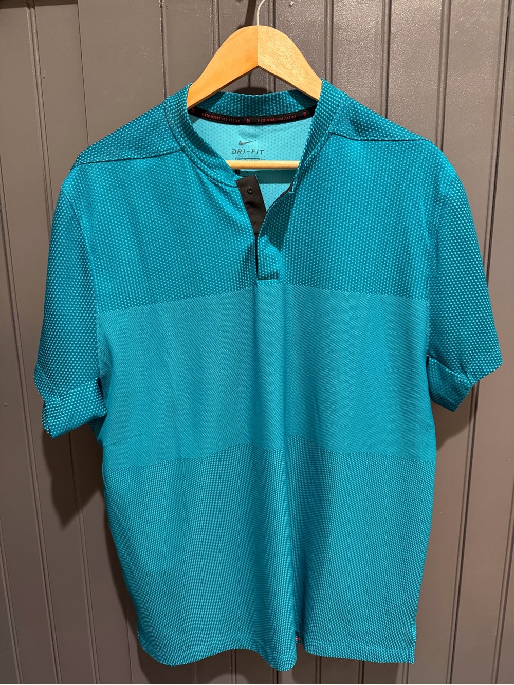 Nike Men’s Tiger Woods Teal Short-Sleeve Golf Shirt